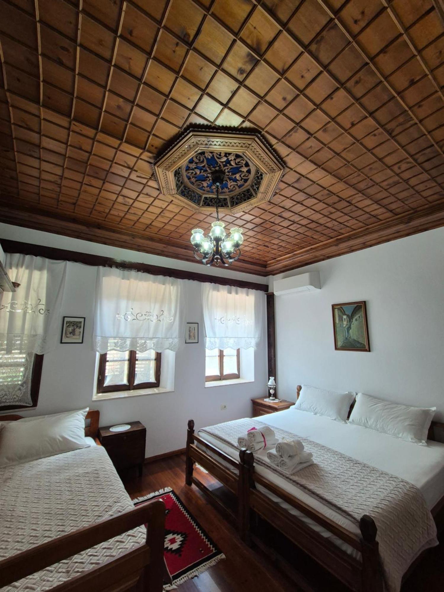 Timo'S Guest House เบราท ภายนอก รูปภาพ