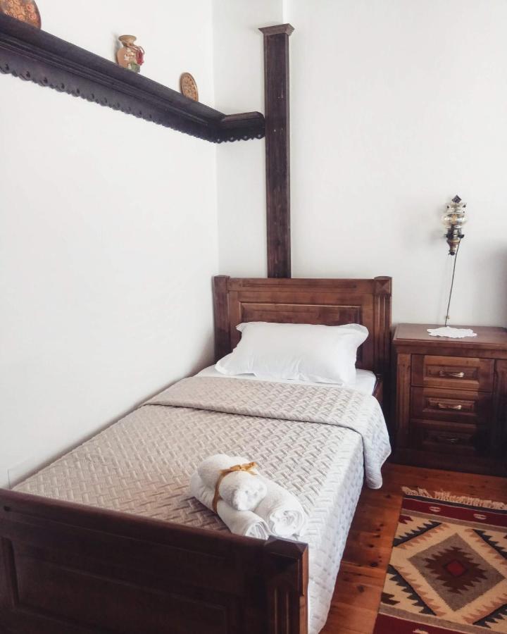 Timo'S Guest House เบราท ภายนอก รูปภาพ